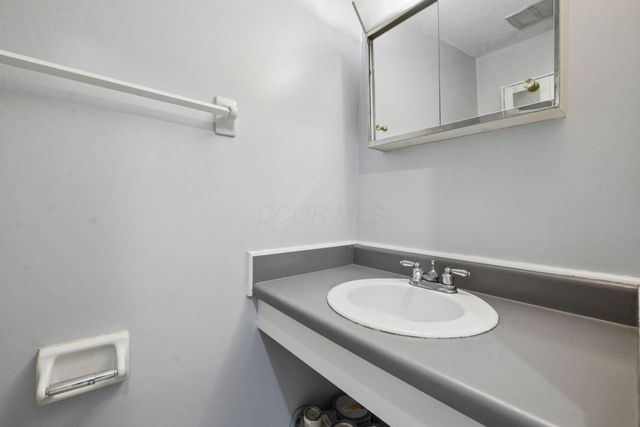 6164 Stornoway Drive S, 6164, Columbus, OH 43213