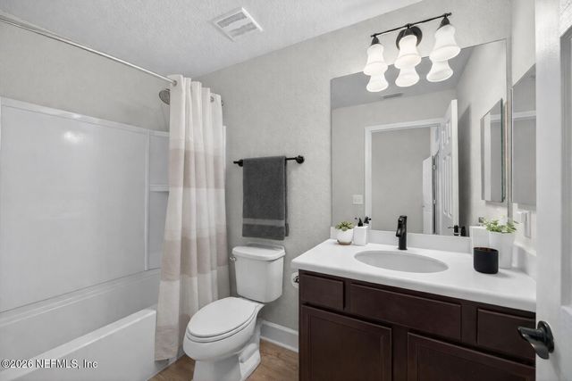 6840 ROUNDLEAF Drive, Jacksonville, FL 32258