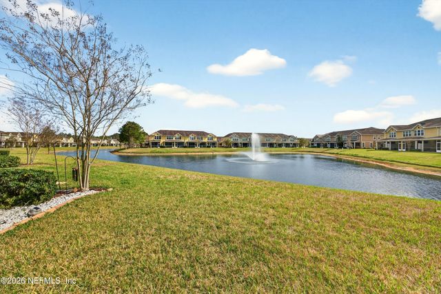 6840 ROUNDLEAF Drive, Jacksonville, FL 32258