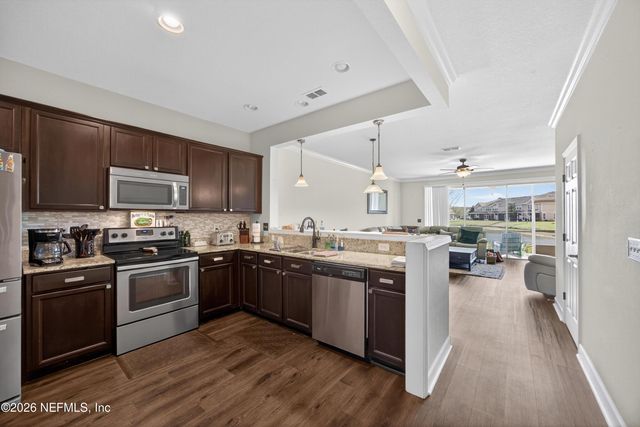 6840 ROUNDLEAF Drive, Jacksonville, FL 32258