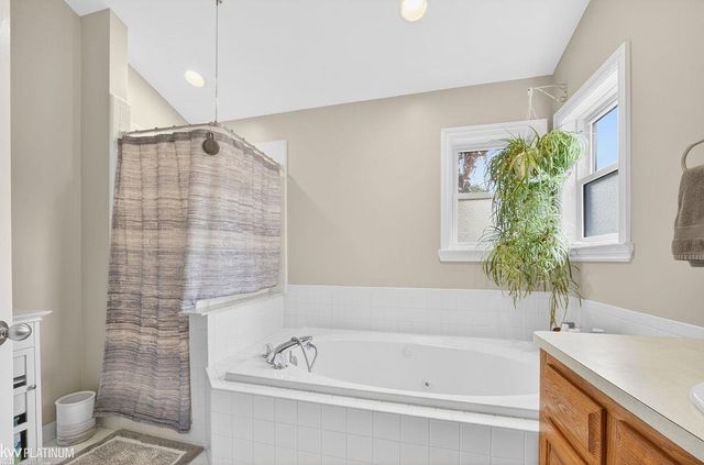 54329 Avondale Drive, New Baltimore, MI 48047