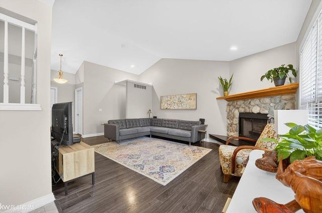 54329 Avondale Drive, New Baltimore, MI 48047