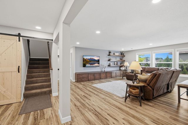 8818 193rd Street W, Lakeville, MN 55044