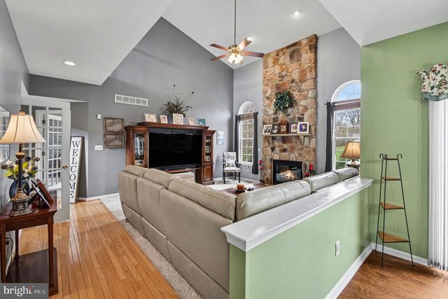 42 ASHFORD WAY, Schwenksville, PA 19473
