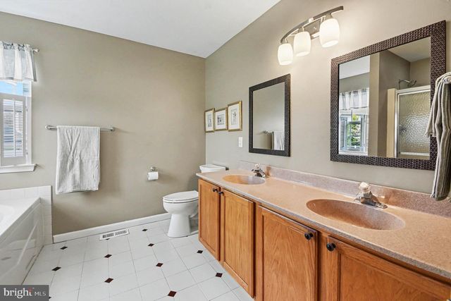 42 ASHFORD WAY, Schwenksville, PA 19473