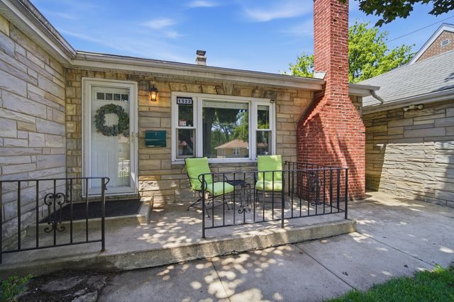 1522 N Hillside Avenue, Berkeley, IL 60163