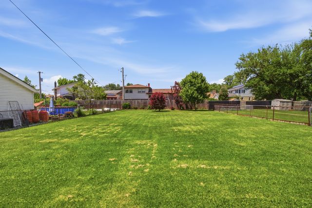 1522 N Hillside Avenue, Berkeley, IL 60163