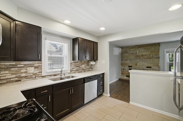 1522 N Hillside Avenue, Berkeley, IL 60163