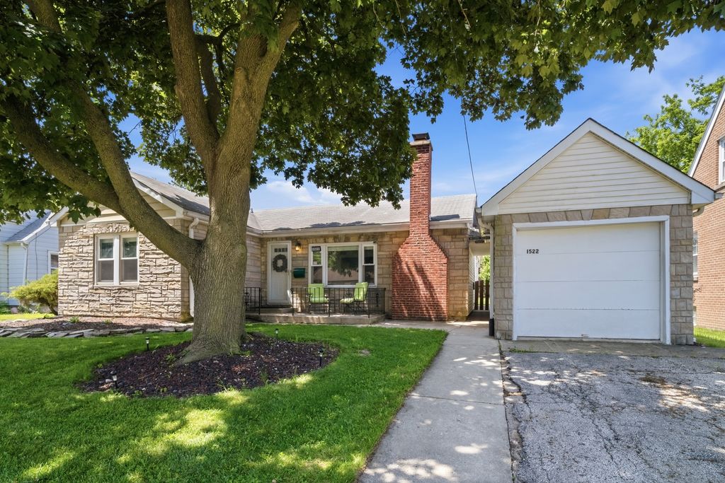 1522 N Hillside Avenue, Berkeley, IL 60163