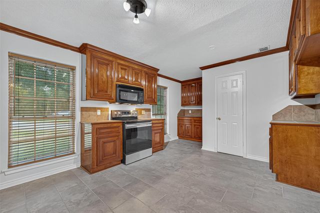 3122 Kueck Road, Rosenberg, TX 77471