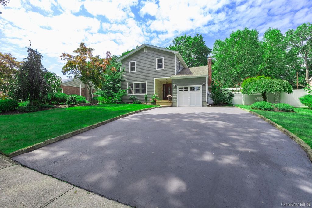22 Sycamore Lane, Commack, NY 11725 — photo 2