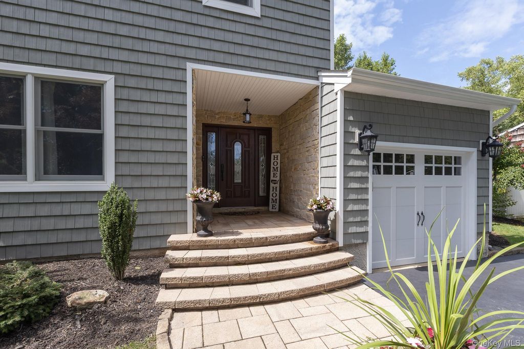 22 Sycamore Lane, Commack, NY 11725 — photo 4