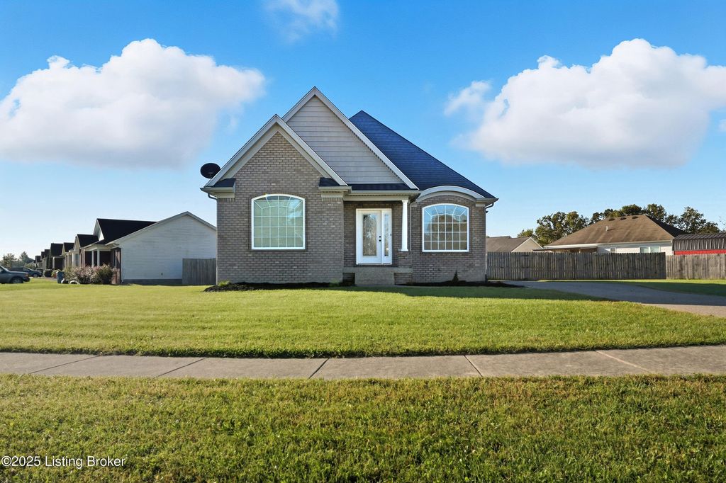 733 Tecumseh Dr, Shepherdsville, KY 40165