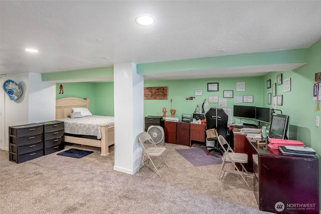 908 9th Street NE, Auburn, WA 98002