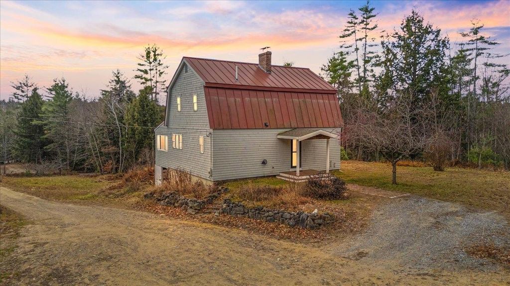 203 Old Shaker Road, Loudon, NH 03307