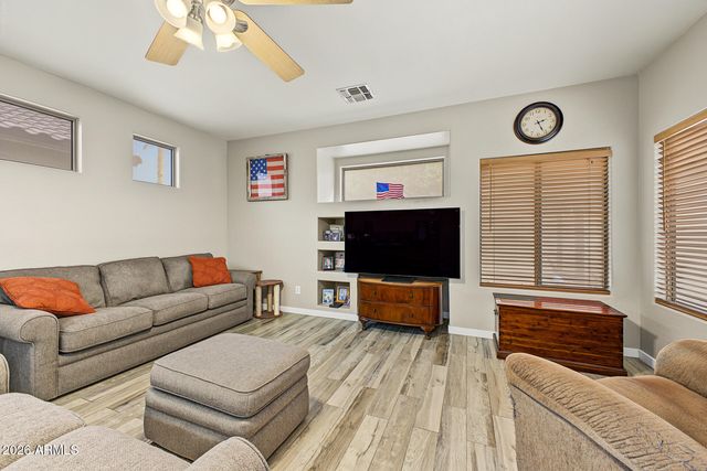 281 W BROOKS Street, Gilbert, AZ 85233