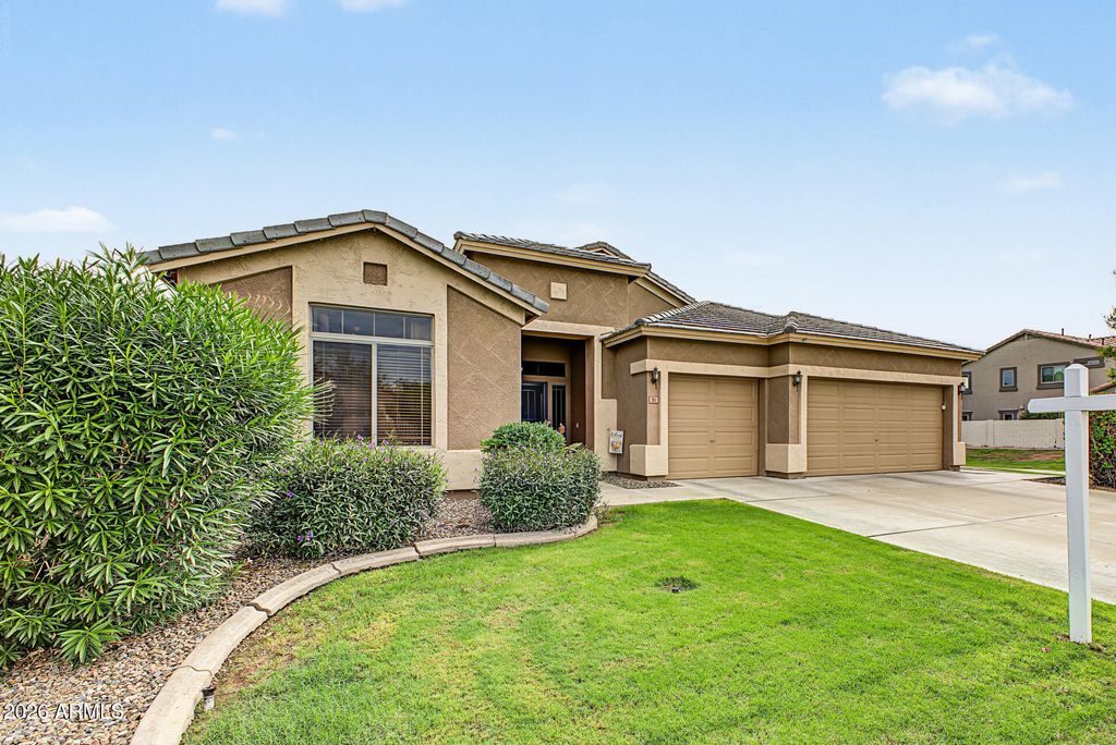 281 W BROOKS Street, Gilbert, AZ 85233 — photo 2