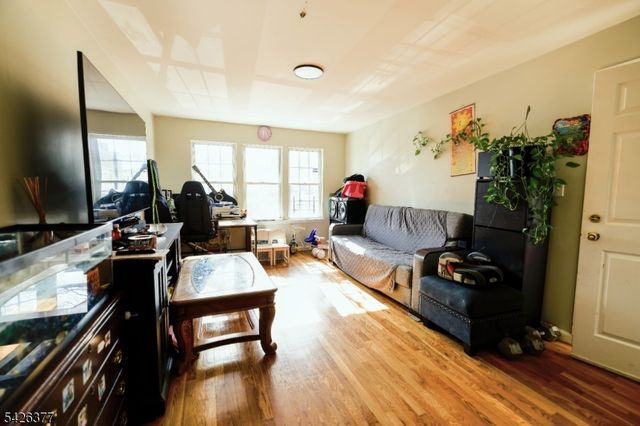 193 Renner Ave, Newark City, NJ 07112