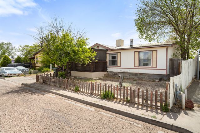 133 Calle Corazon, Santa Fe, NM 87507