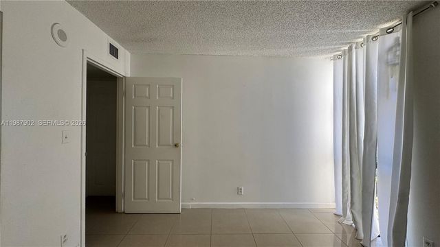 17021 N Bay Rd 1015, Sunny Isles Beach, FL 33160