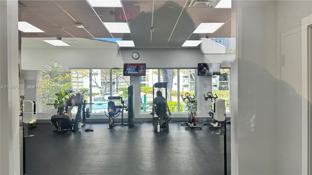 17021 N Bay Rd 1015, Sunny Isles Beach, FL 33160