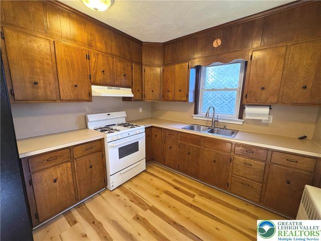 111 East Wilkes Barre Street, Easton, PA 18042