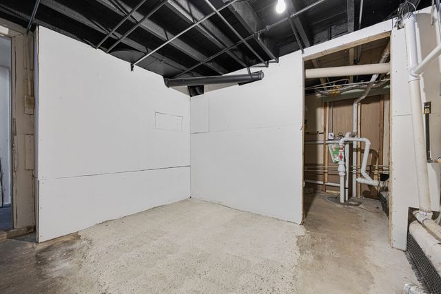 464 Prospect Street, Elgin, IL 60120