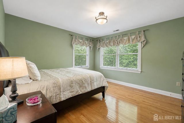40 Newland Court, Bridgewater, NJ 08807