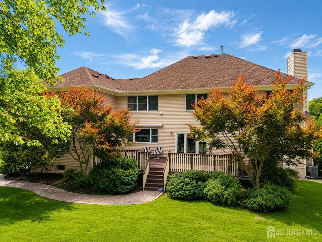 40 Newland Court, Bridgewater, NJ 08807