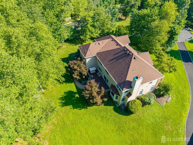40 Newland Court, Bridgewater, NJ 08807