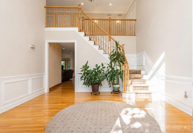40 Newland Court, Bridgewater, NJ 08807