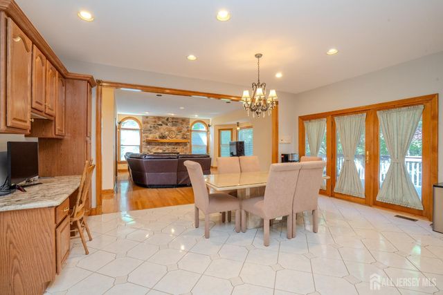 40 Newland Court, Bridgewater, NJ 08807
