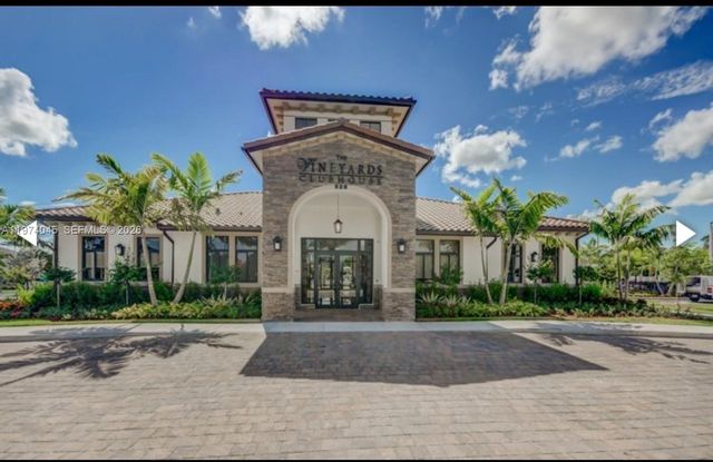 178 SE 33rd Ter, Homestead, FL 33033