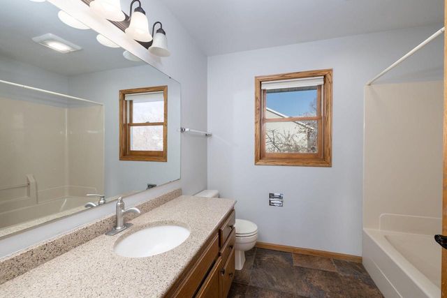 925 Lake STREET, Onalaska, WI 54650