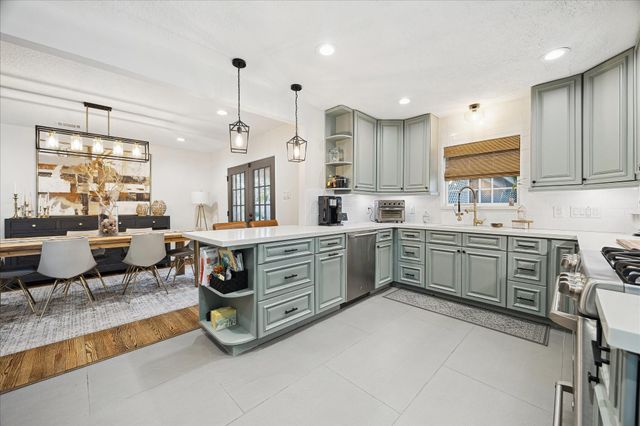 5423 Carew Street, Houston, TX 77096