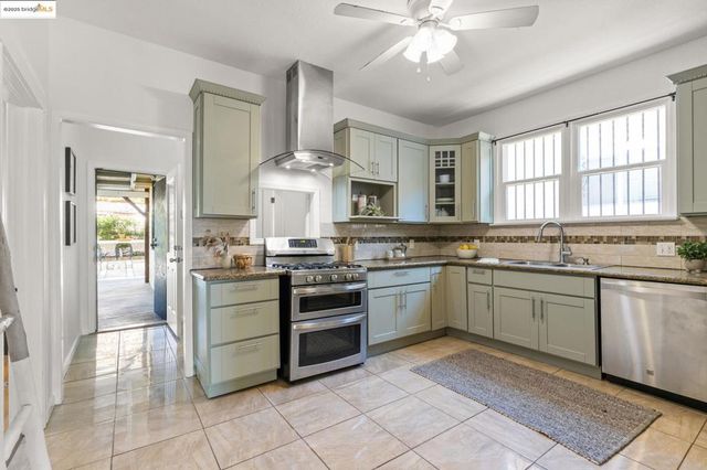 2005 36th Avenue, Oakland, CA 94601