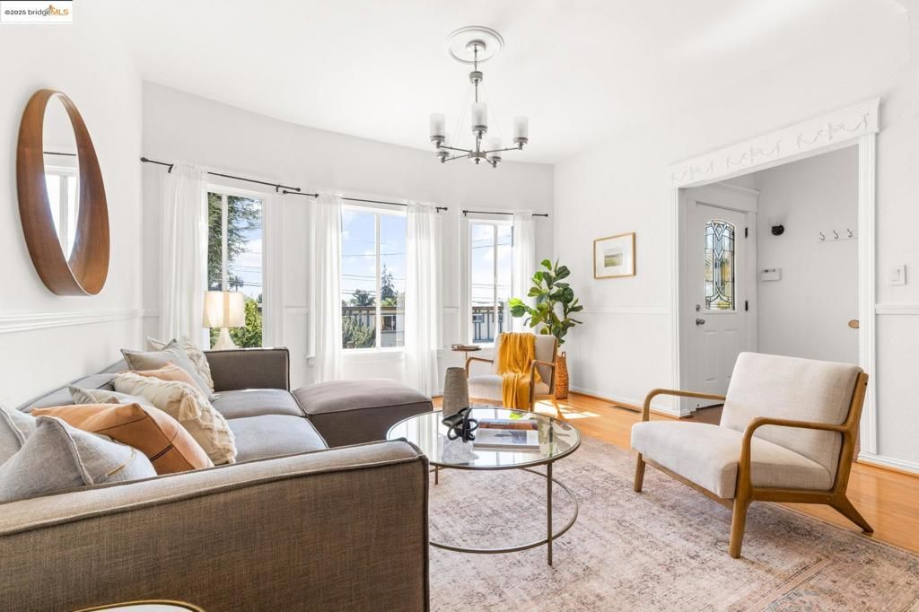 2005 36th Avenue, Oakland, CA 94601