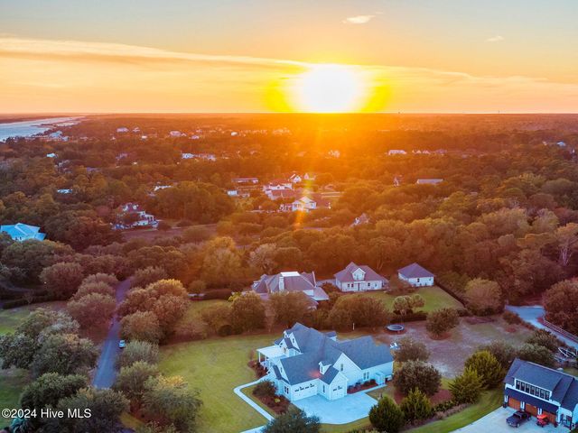 283 Ballast Point Road, Hampstead, NC 28443