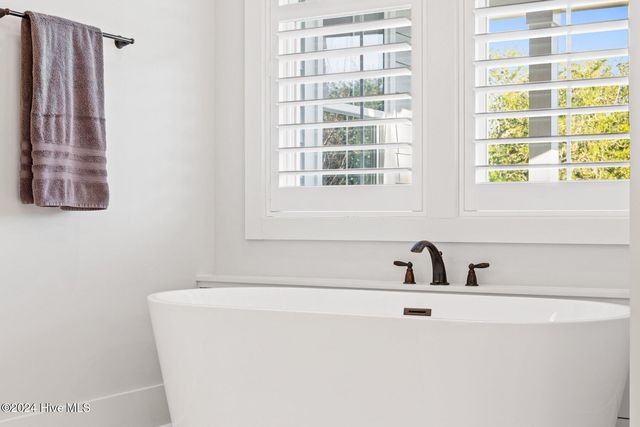 283 Ballast Point Road, Hampstead, NC 28443