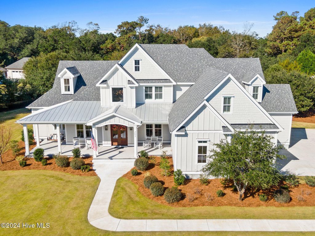 283 Ballast Point Road, Hampstead, NC 28443