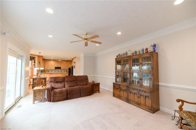 301 Blevins RN, Yorktown, VA 23693