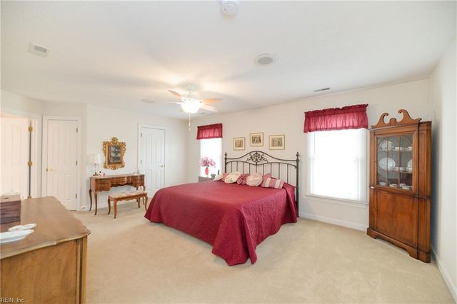 301 Blevins RN, Yorktown, VA 23693