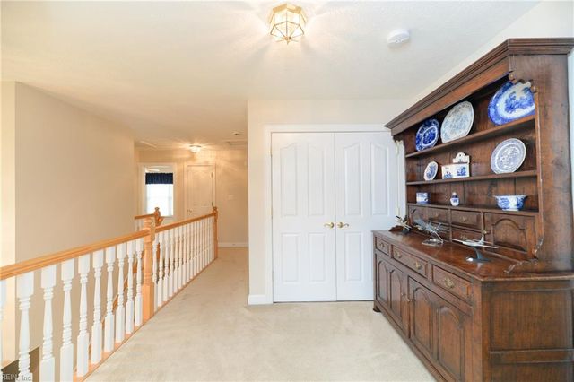 301 Blevins RN, Yorktown, VA 23693