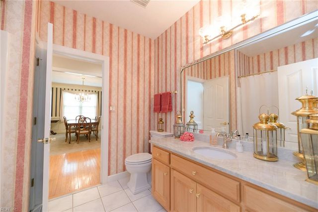 301 Blevins RN, Yorktown, VA 23693