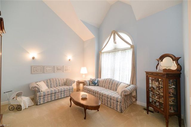 301 Blevins RN, Yorktown, VA 23693