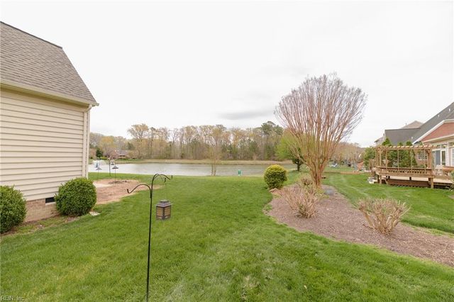 301 Blevins RN, Yorktown, VA 23693