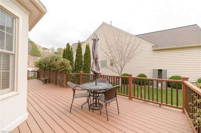 301 Blevins RN, Yorktown, VA 23693