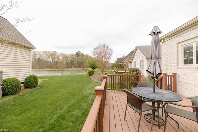 301 Blevins RN, Yorktown, VA 23693