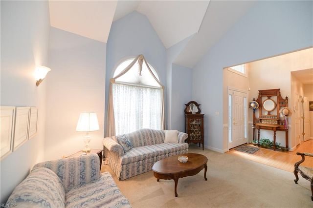 301 Blevins RN, Yorktown, VA 23693