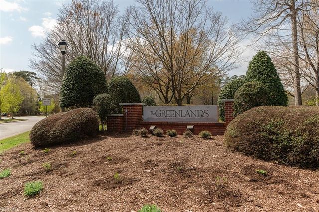 301 Blevins RN, Yorktown, VA 23693